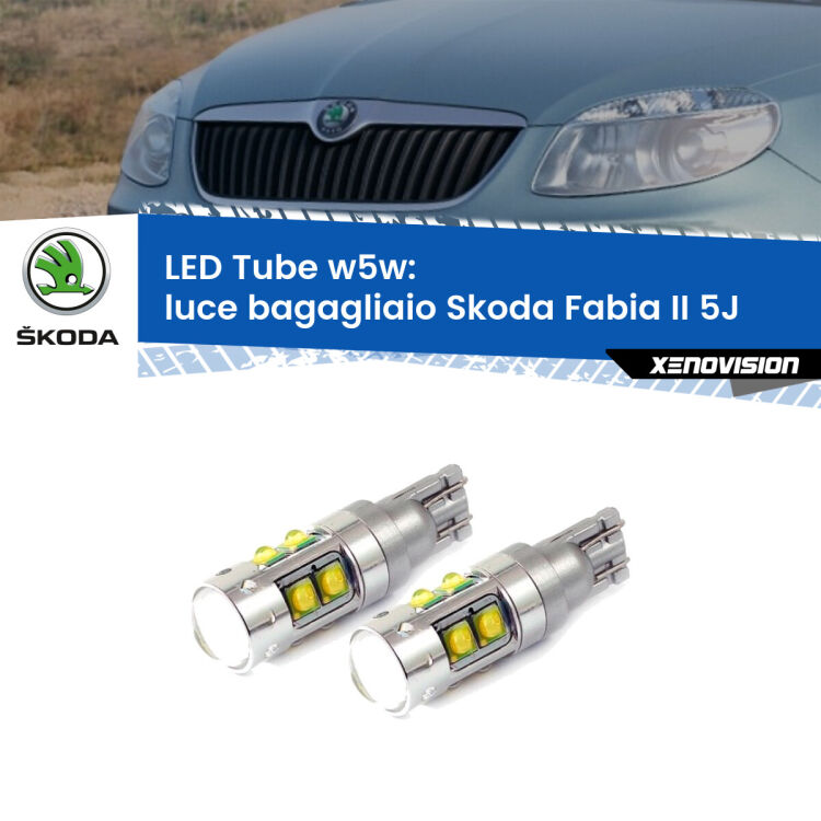 <strong>Luce Bagagliaio LED 6000k per Skoda Fabia II</strong> 5J 2006 - 2014. Lampadine <strong>W5W</strong> canbus modello Tube, luce bianco lunare, lunga durata e compatibilità.