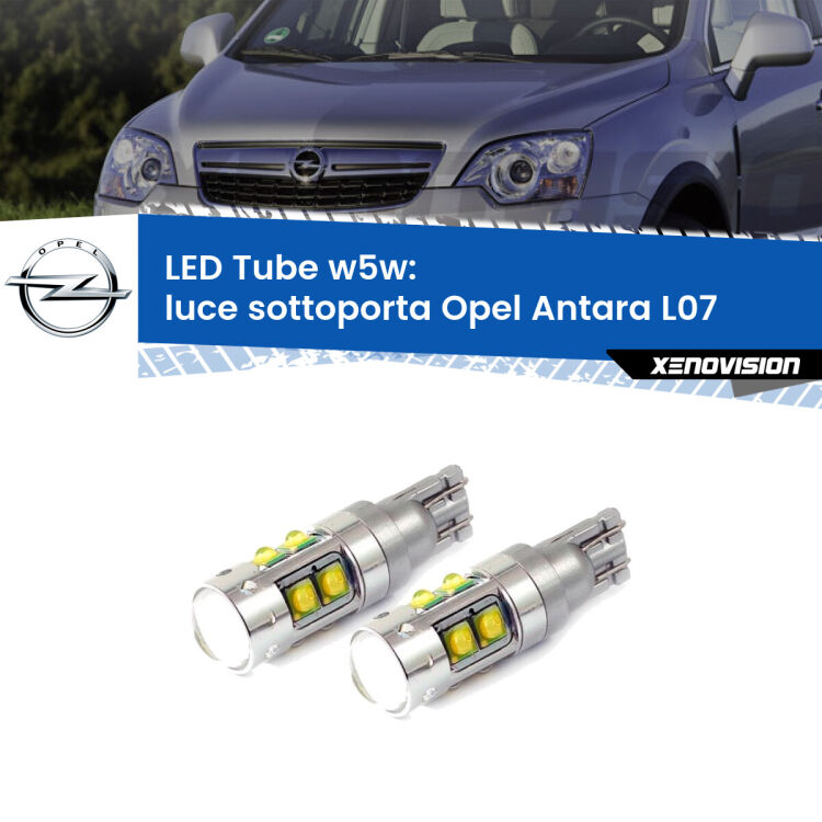 <strong>Luce Sottoporta LED 6000k per Opel Antara</strong> L07 2006 - 2015. Lampadine <strong>W5W</strong> canbus modello Tube, luce bianco lunare, lunga durata e compatibilità.