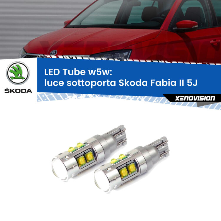 <strong>Luce Sottoporta LED 6000k per Skoda Fabia II</strong> 5J 2006 - 2014. Lampadine <strong>W5W</strong> canbus modello Tube, luce bianco lunare, lunga durata e compatibilità.