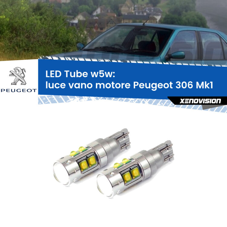 <strong>Luce Vano Motore LED 6000k per Peugeot 306</strong> Mk1 1993 - 2001. Lampadine <strong>W5W</strong> canbus modello Tube, luce bianco lunare, lunga durata e compatibilità.