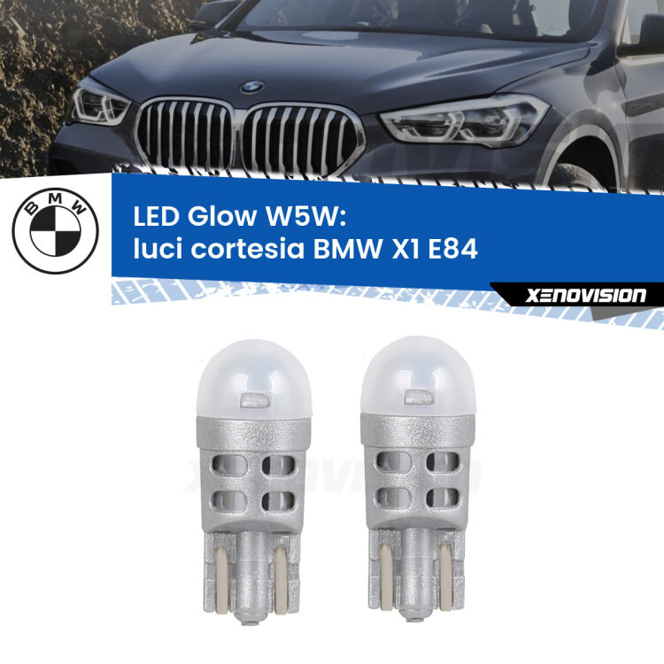 <strong>Luci Cortesia LED luce calda per BMW X1</strong> E84 2009 - 2015. Coppia lampade <strong>W5W</strong> modello Glow di Xenovision.