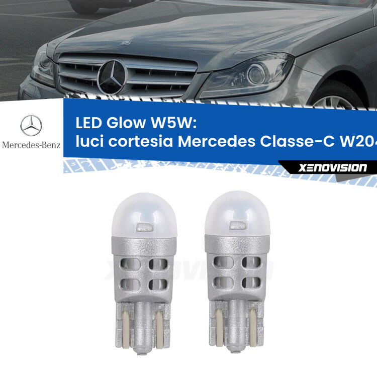 <strong>Luci Cortesia LED luce calda per Mercedes Classe-C</strong> W204 anteriori. Coppia lampade <strong>W5W</strong> modello Glow di Xenovision.