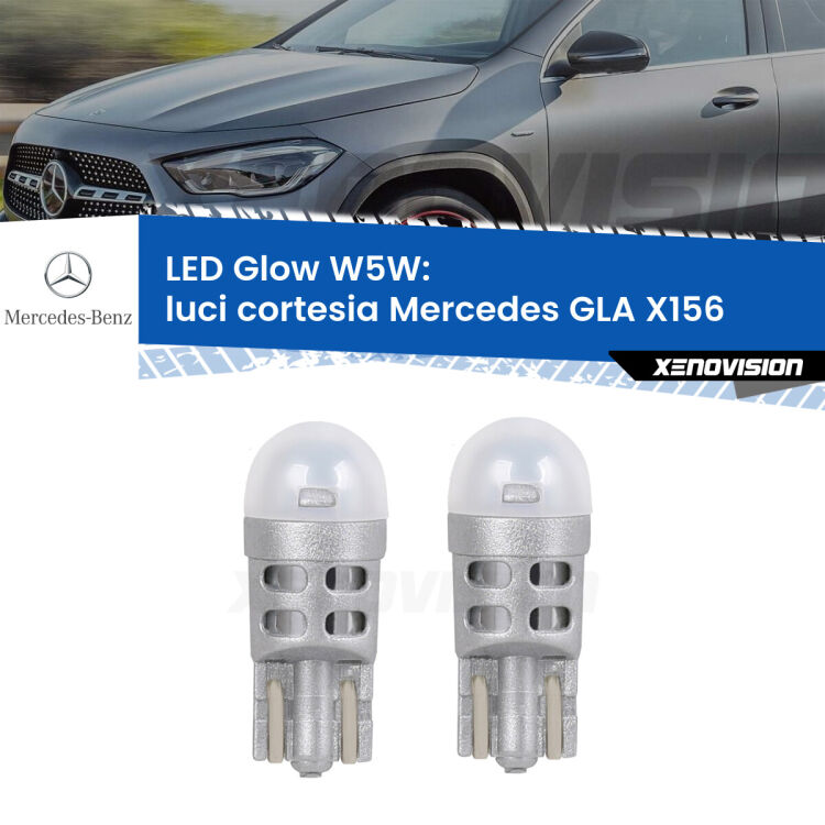 <strong>Luci Cortesia LED luce calda per Mercedes GLA</strong> X156 anteriori. Coppia lampade <strong>W5W</strong> modello Glow di Xenovision.