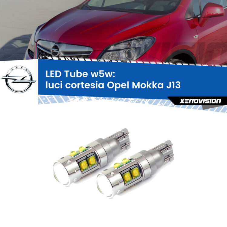 <strong>Luci Cortesia LED 6000k per Opel Mokka</strong> J13 anteriori. Lampadine <strong>W5W</strong> canbus modello Tube, luce bianco lunare, lunga durata e compatibilità.