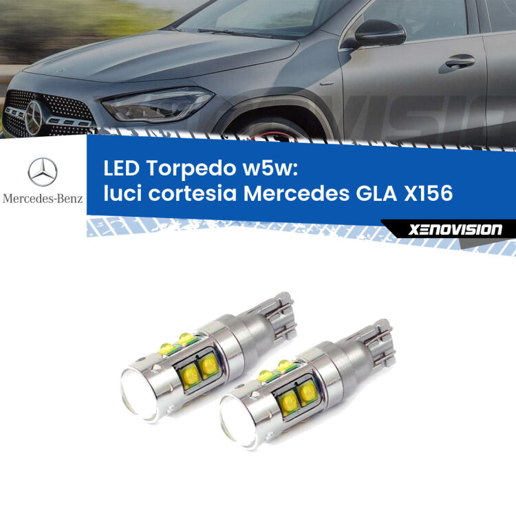 <strong>Luci Cortesia LED 6000k per Mercedes GLA</strong> X156 anteriori. Lampadine <strong>W5W</strong> canbus modello Tube, luce bianco lunare, lunga durata e compatibilità.