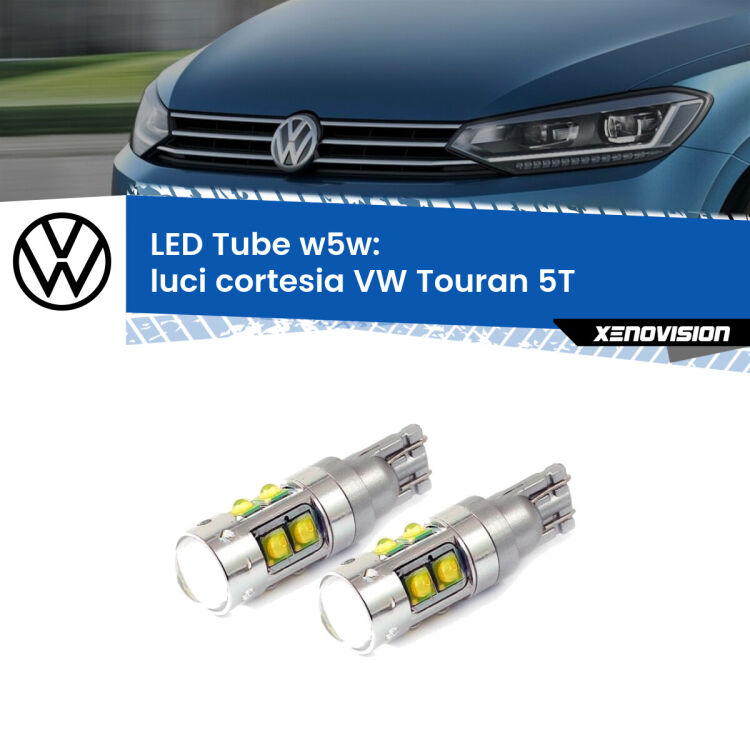 <strong>Luci Cortesia LED 6000k per VW Touran</strong> 5T 2015 - 2019. Lampadine <strong>W5W</strong> canbus modello Tube, luce bianco lunare, lunga durata e compatibilità.