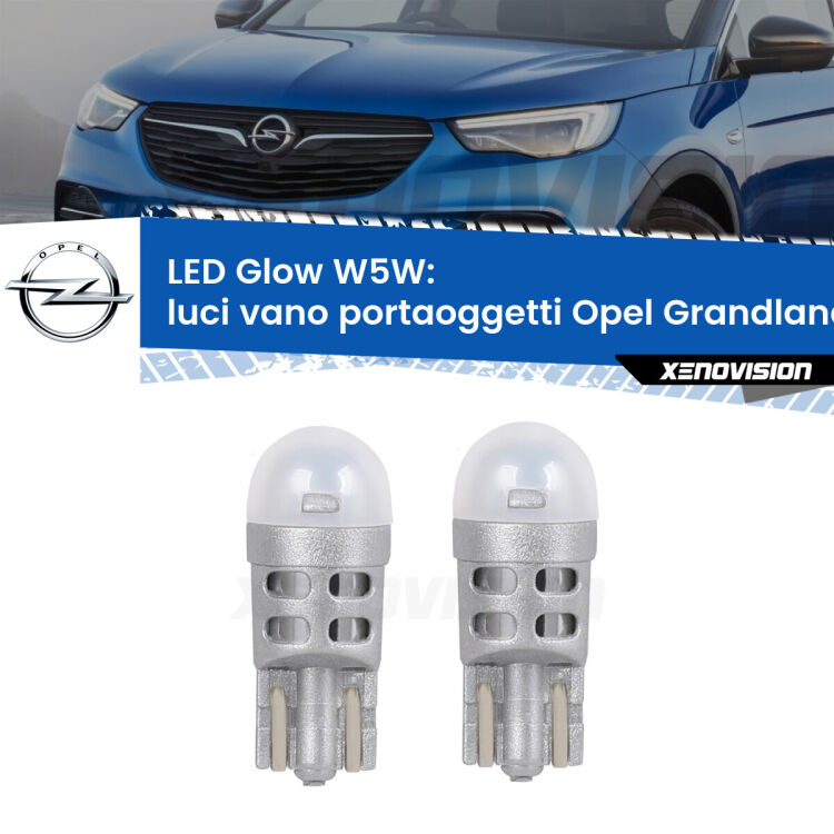 <strong>Luci Vano Portaoggetti LED luce calda per Opel Grandland</strong>  2017 in poi. Coppia lampade <strong>W5W</strong> modello Glow di Xenovision.