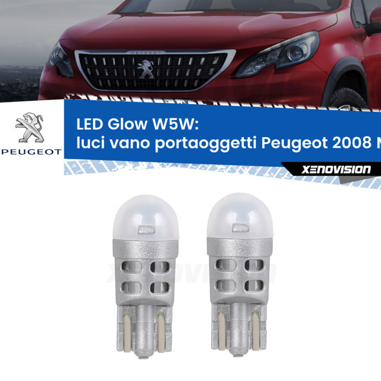 <strong>Luci Vano Portaoggetti LED luce calda per Peugeot 2008</strong> Mk1 2013 - 2018. Coppia lampade <strong>W5W</strong> modello Glow di Xenovision.