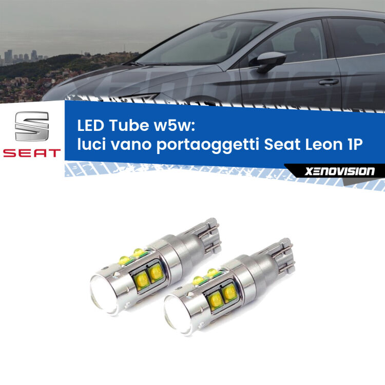 <strong>Luci Vano Portaoggetti LED 6000k per Seat Leon</strong> 1P 2005 - 2012. Lampadine <strong>W5W</strong> canbus modello Tube, luce bianco lunare, lunga durata e compatibilità.